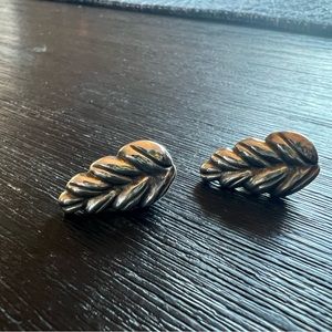 Uno de 50 earrings, silver leaf